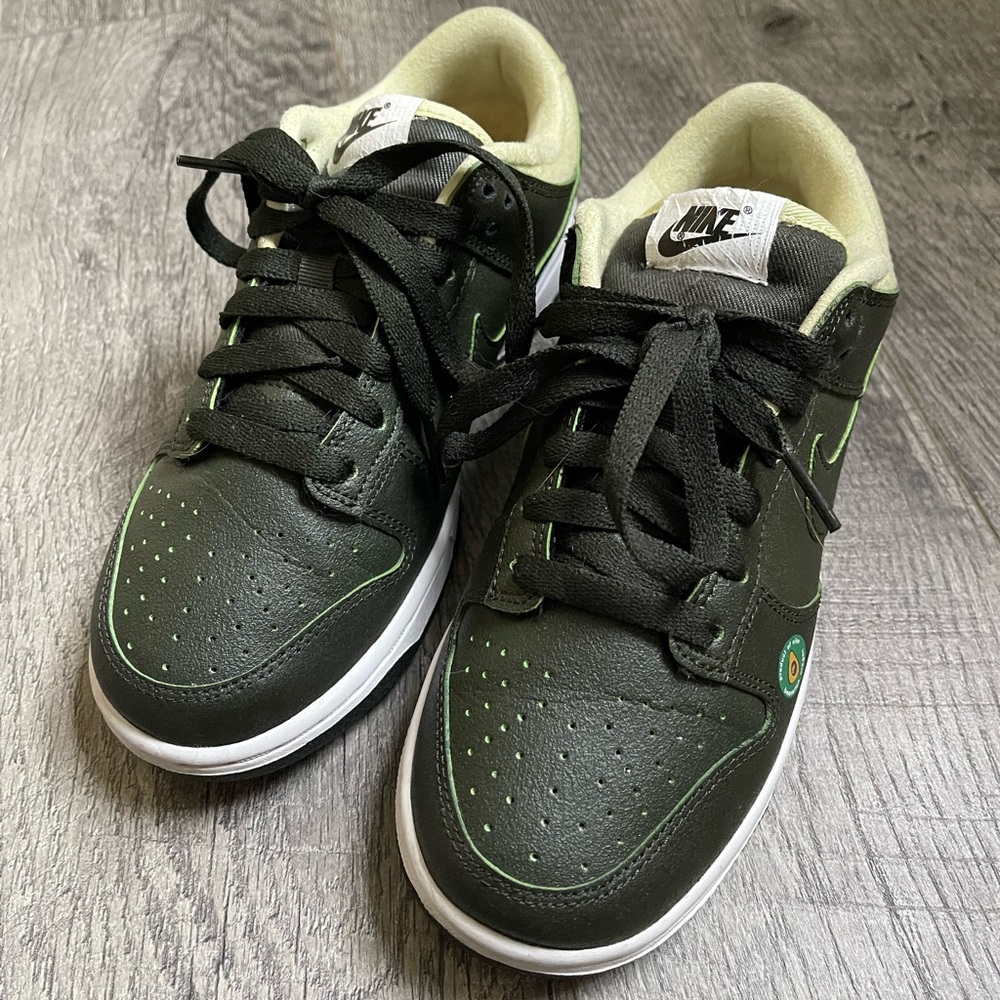 Women’s Nike Dunks Avocado